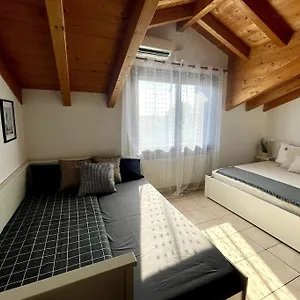 https://apt-mansarda-antica-milano.italymilanhotels.net